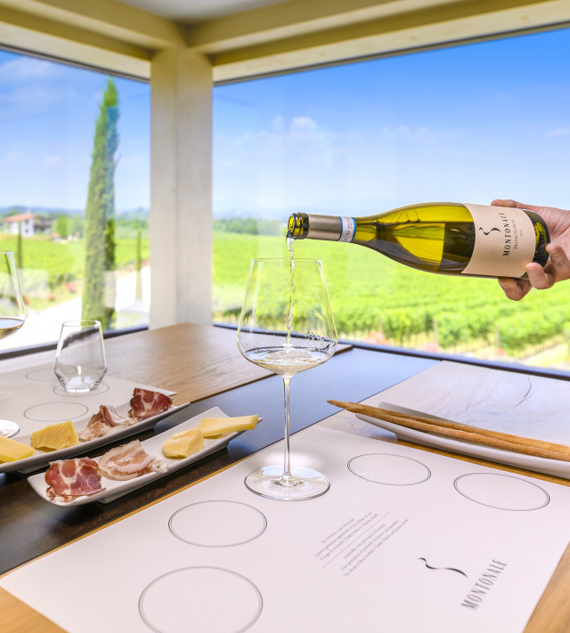 Immagine per la news Nasce Montonale Wine Club